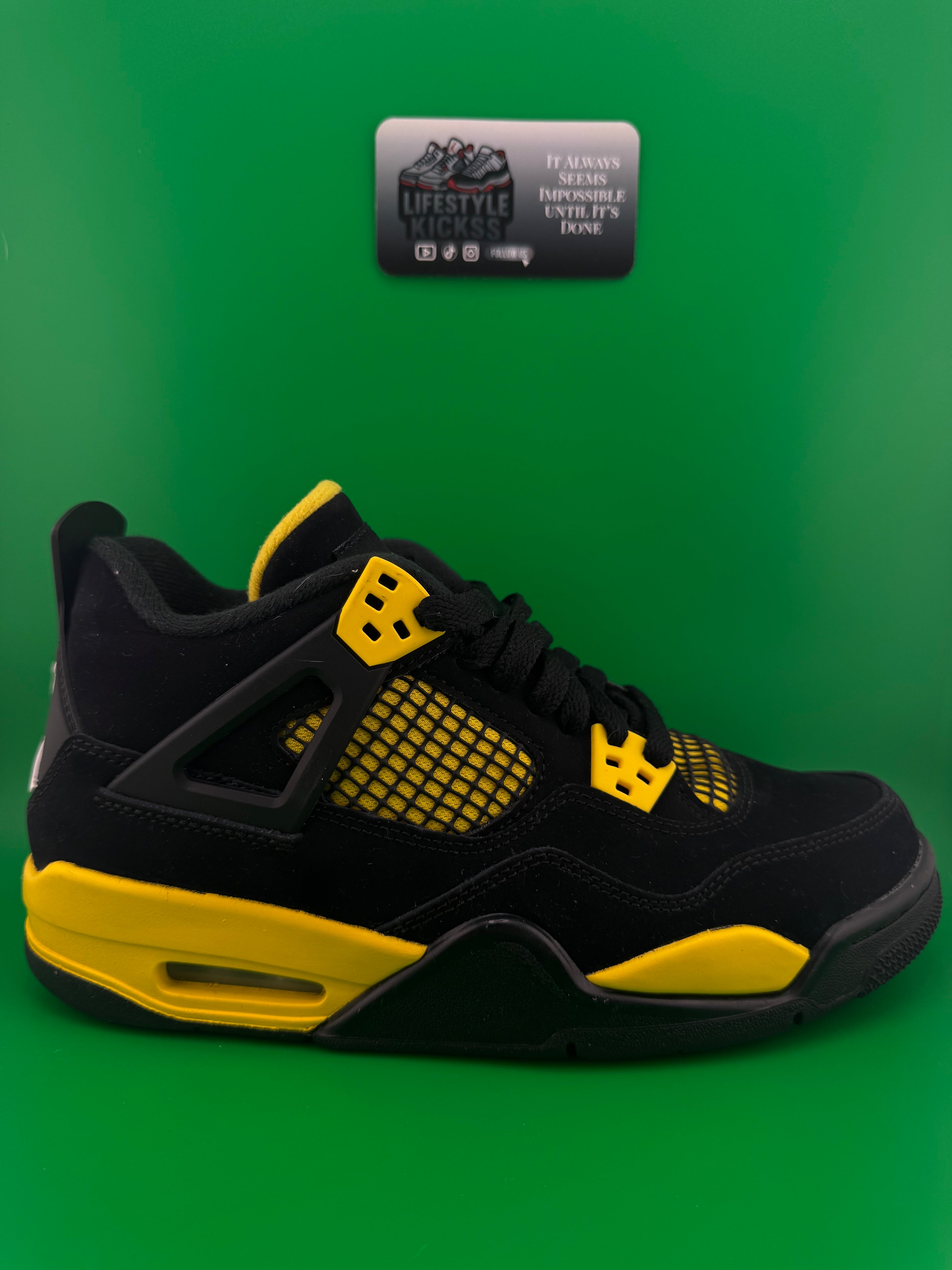 Jordan 4 Yellow Thunder Pre owned Size 6y