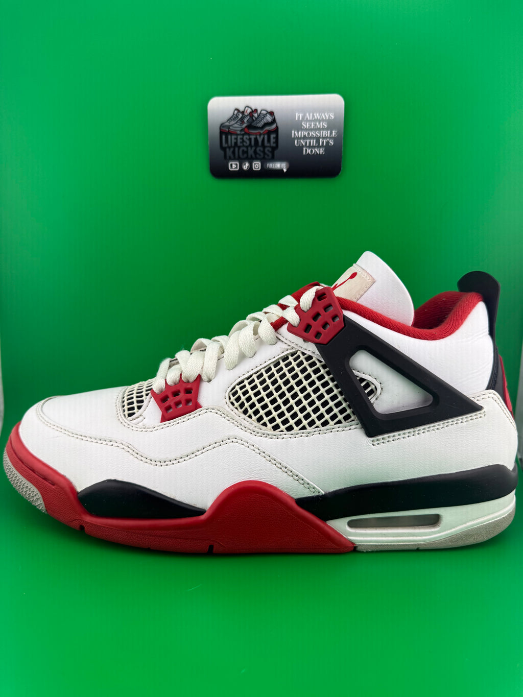 Jordan 4 Fire Red 2020 PreOwned Size 10