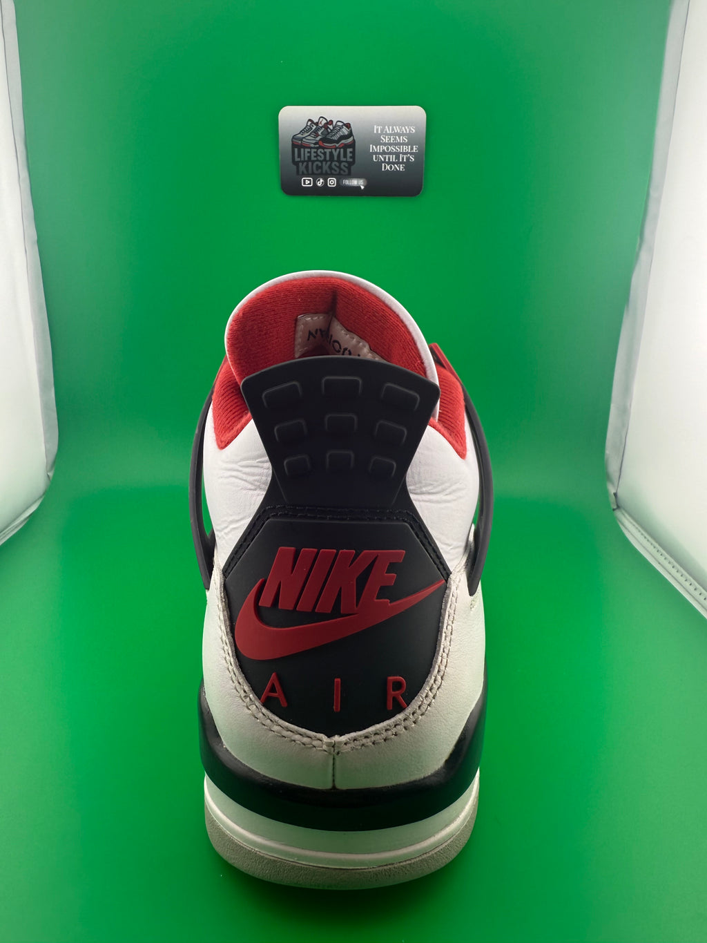 Jordan 4 Fire Red 2020 PreOwned Size 10