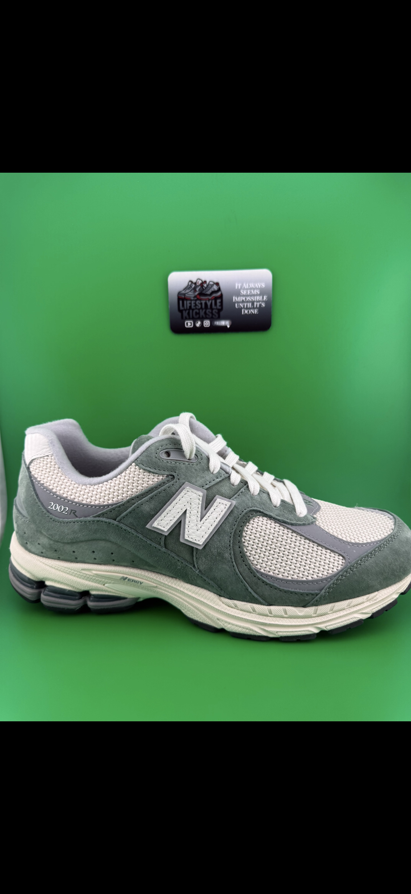 Brand New New Balance 2002r Size 9