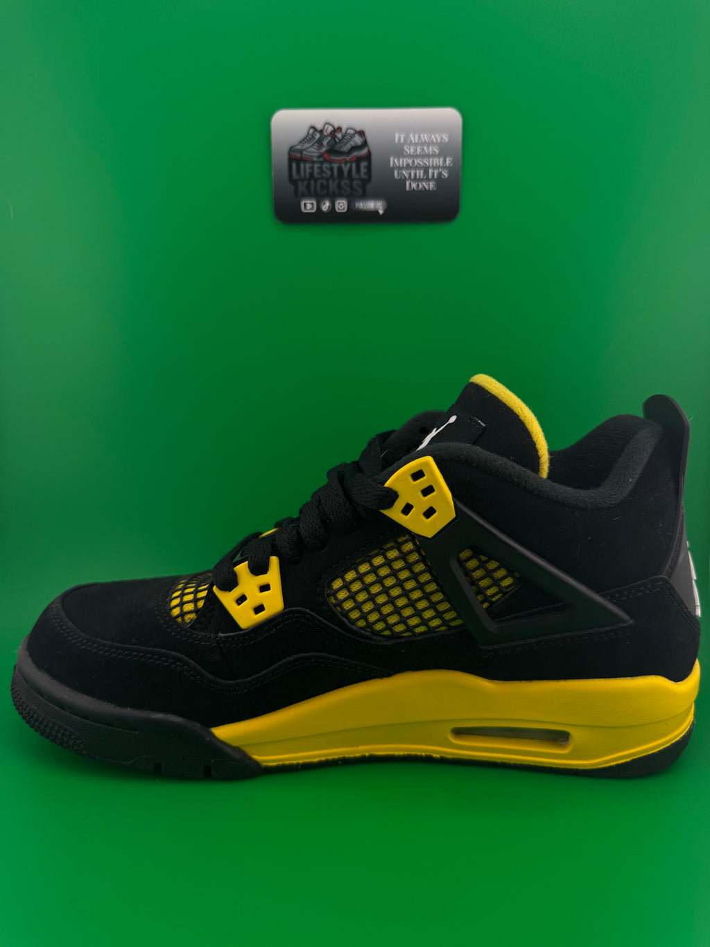 Jordan 4 Yellow Thunder Pre owned Size 6y