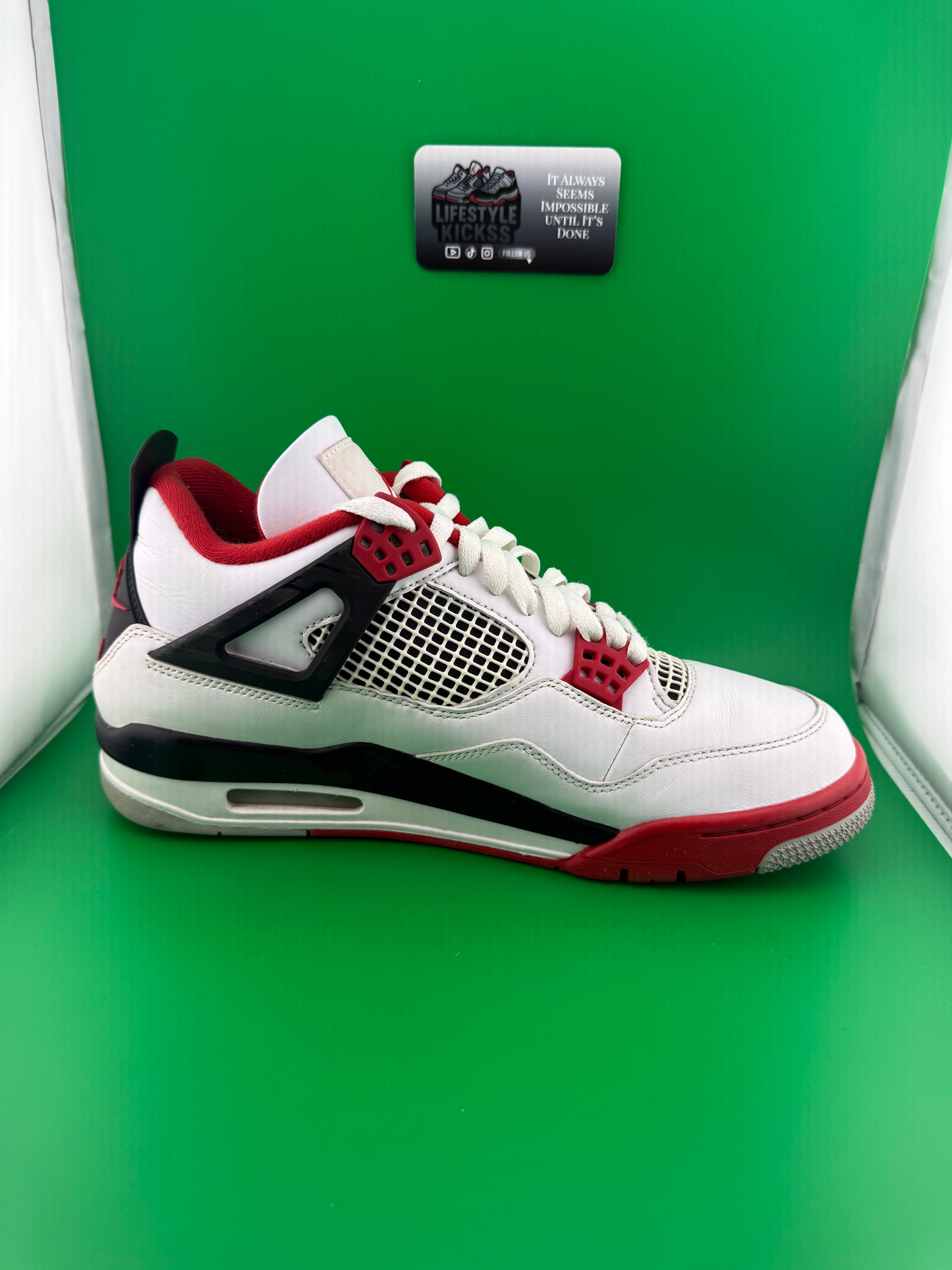 Jordan 4 Fire Red 2020 PreOwned Size 10