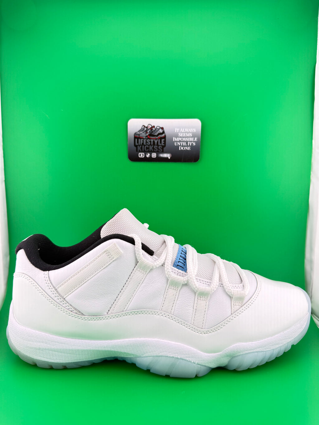 Jordan 11 Low Legend Blue PreOwned Size 10