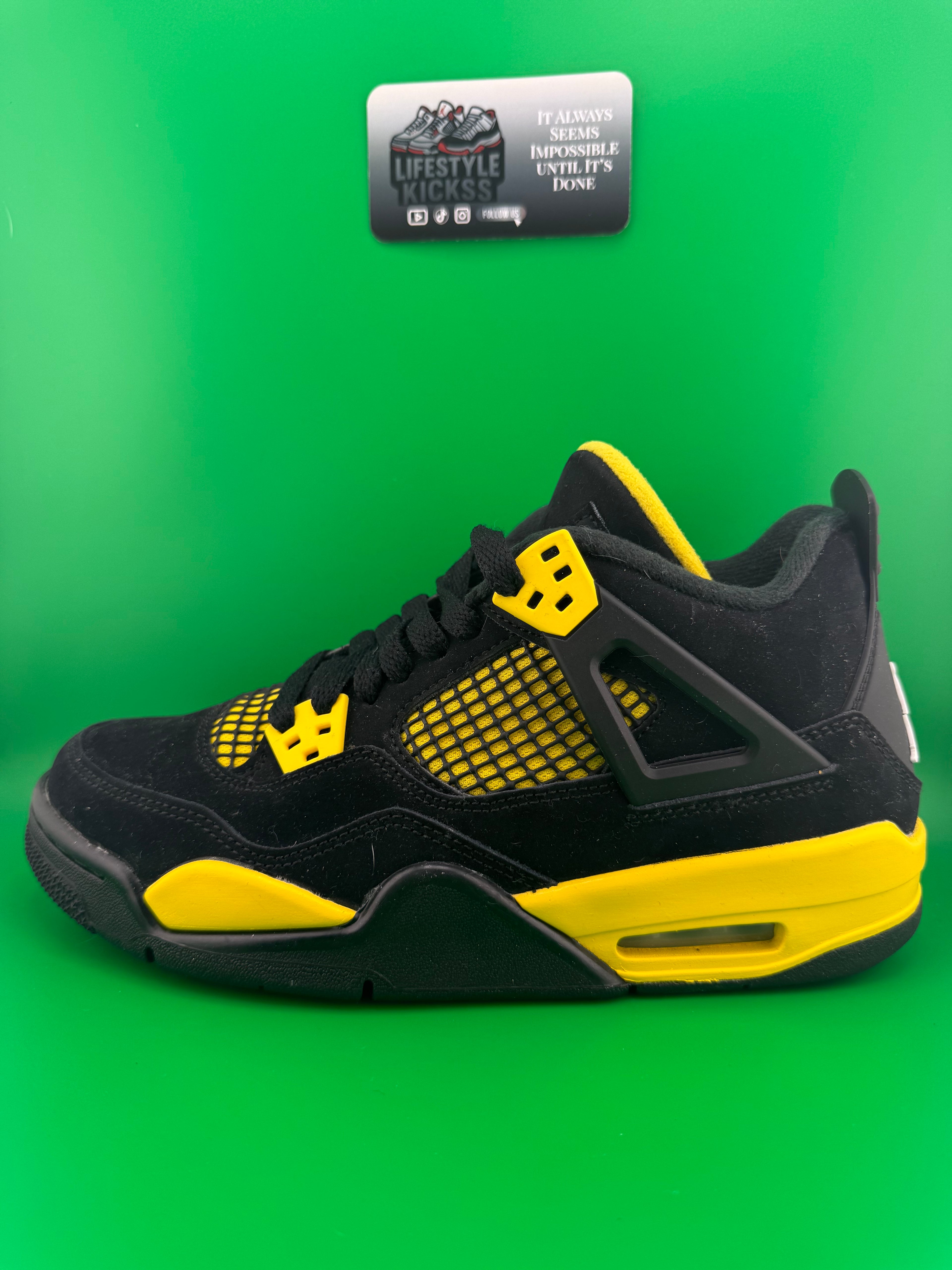 Jordan 4 Yellow Thunder Pre owned Size 6y
