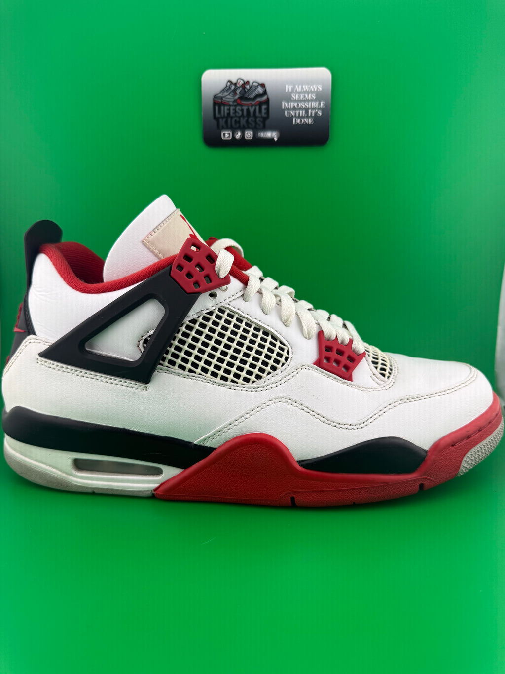 Jordan 4 Fire Red 2020 PreOwned Size 10