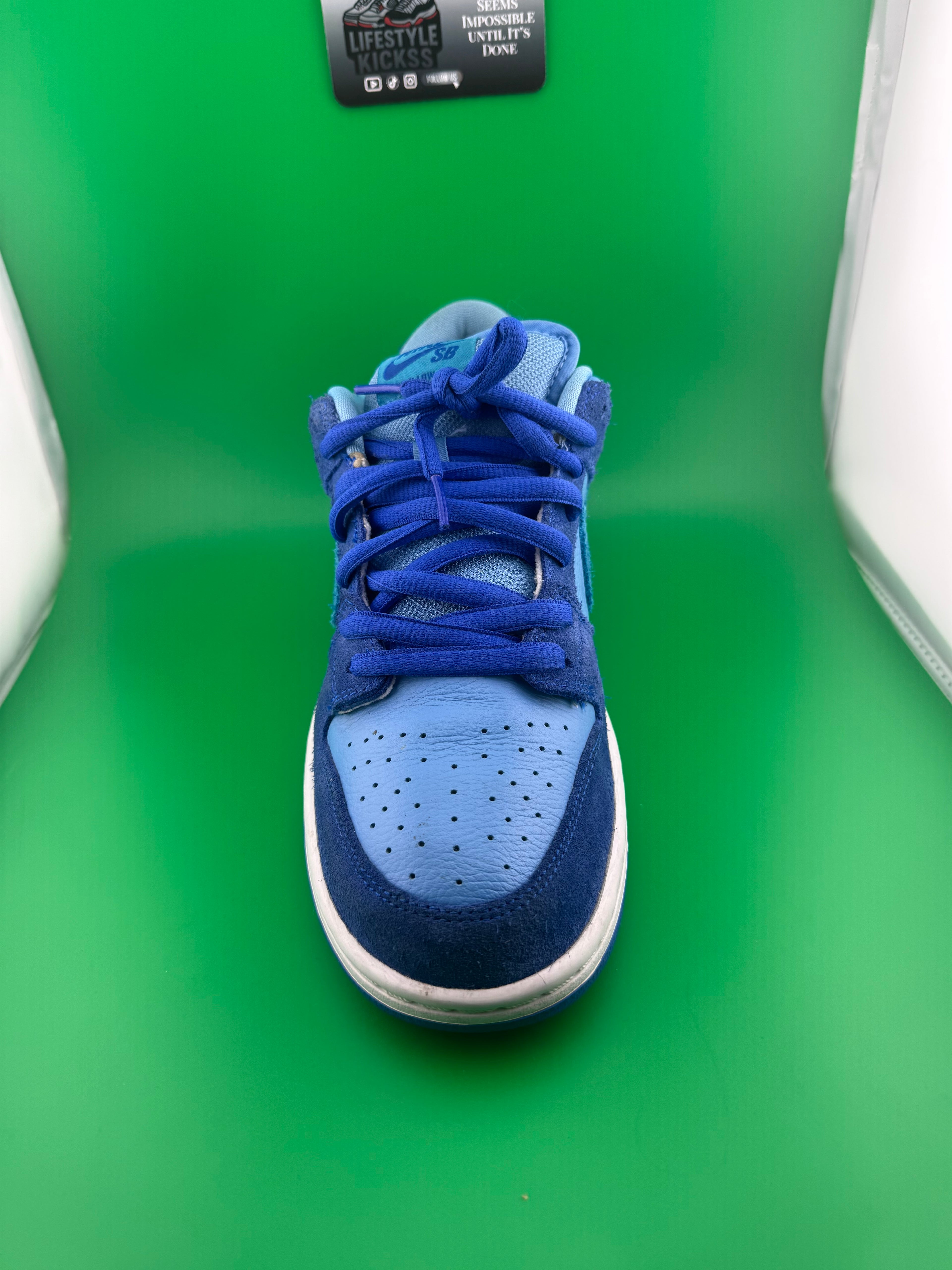 Nike SB Dunk Low Blue Raspberry PreOwned Size 8.5