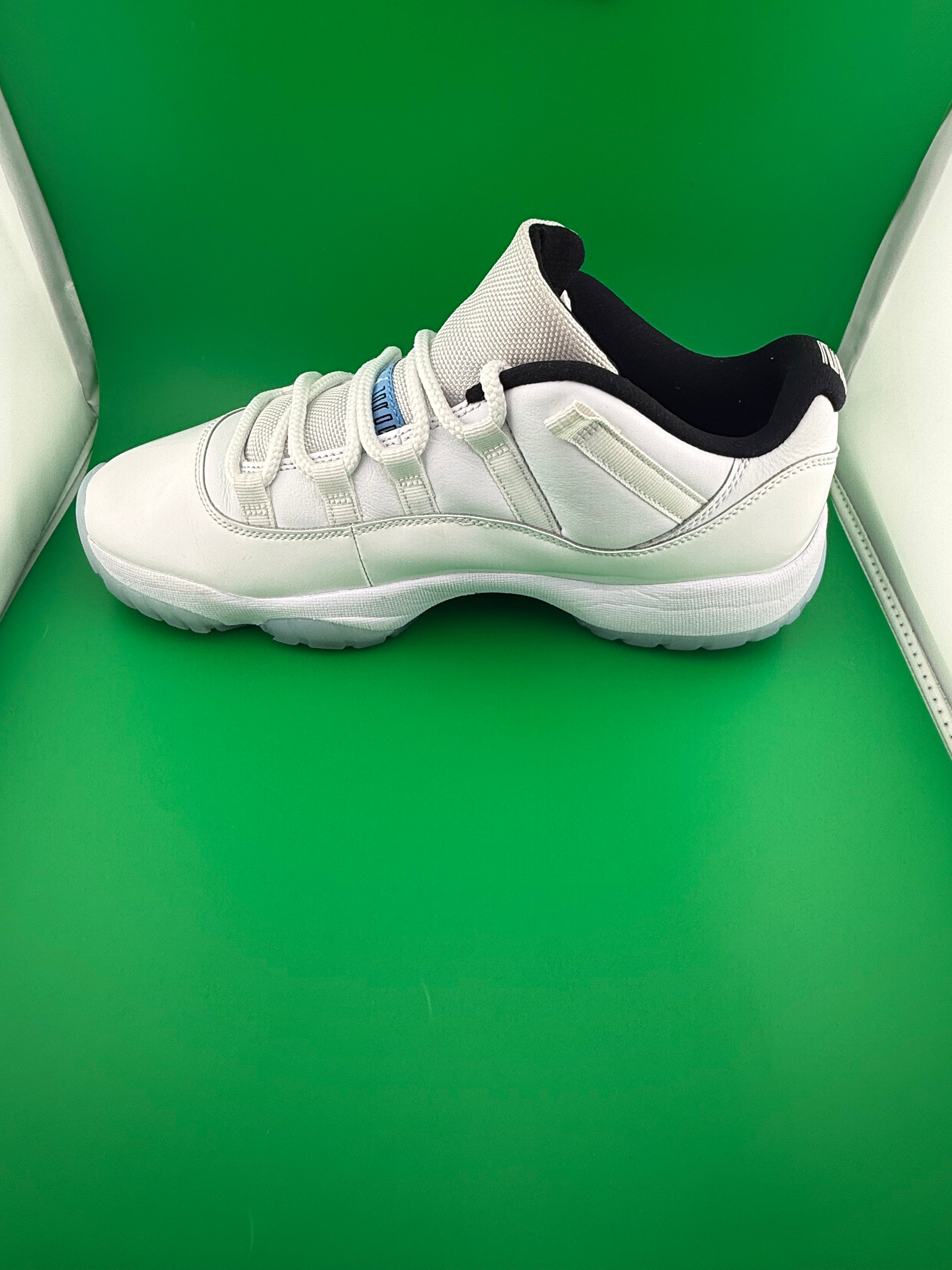 Jordan 11 Low Legend Blue PreOwned Size 10