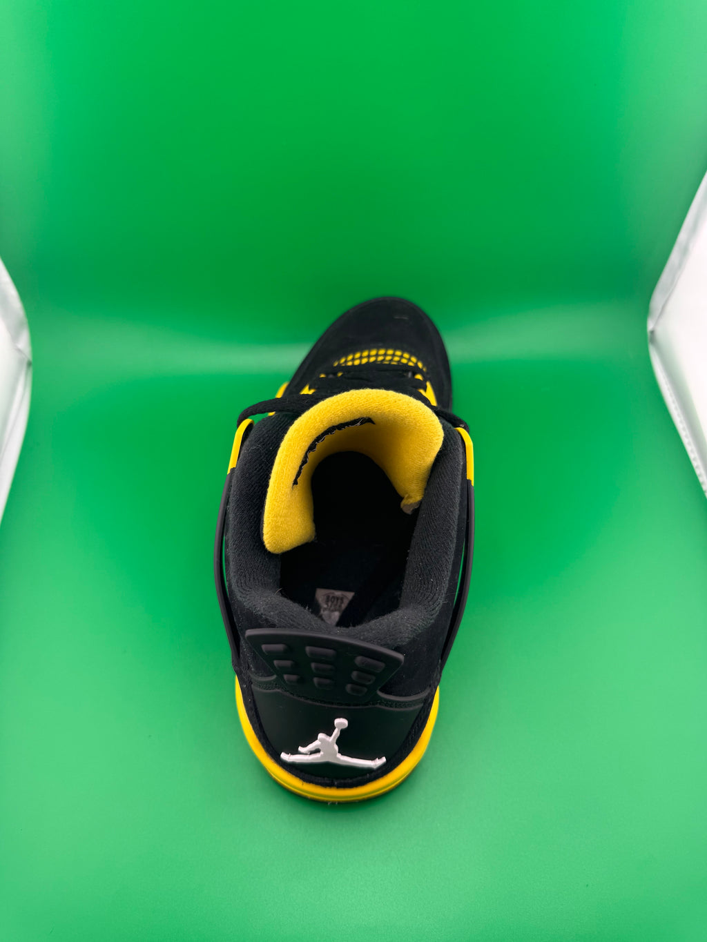 Jordan 4 Yellow Thunder Pre owned Size 6y