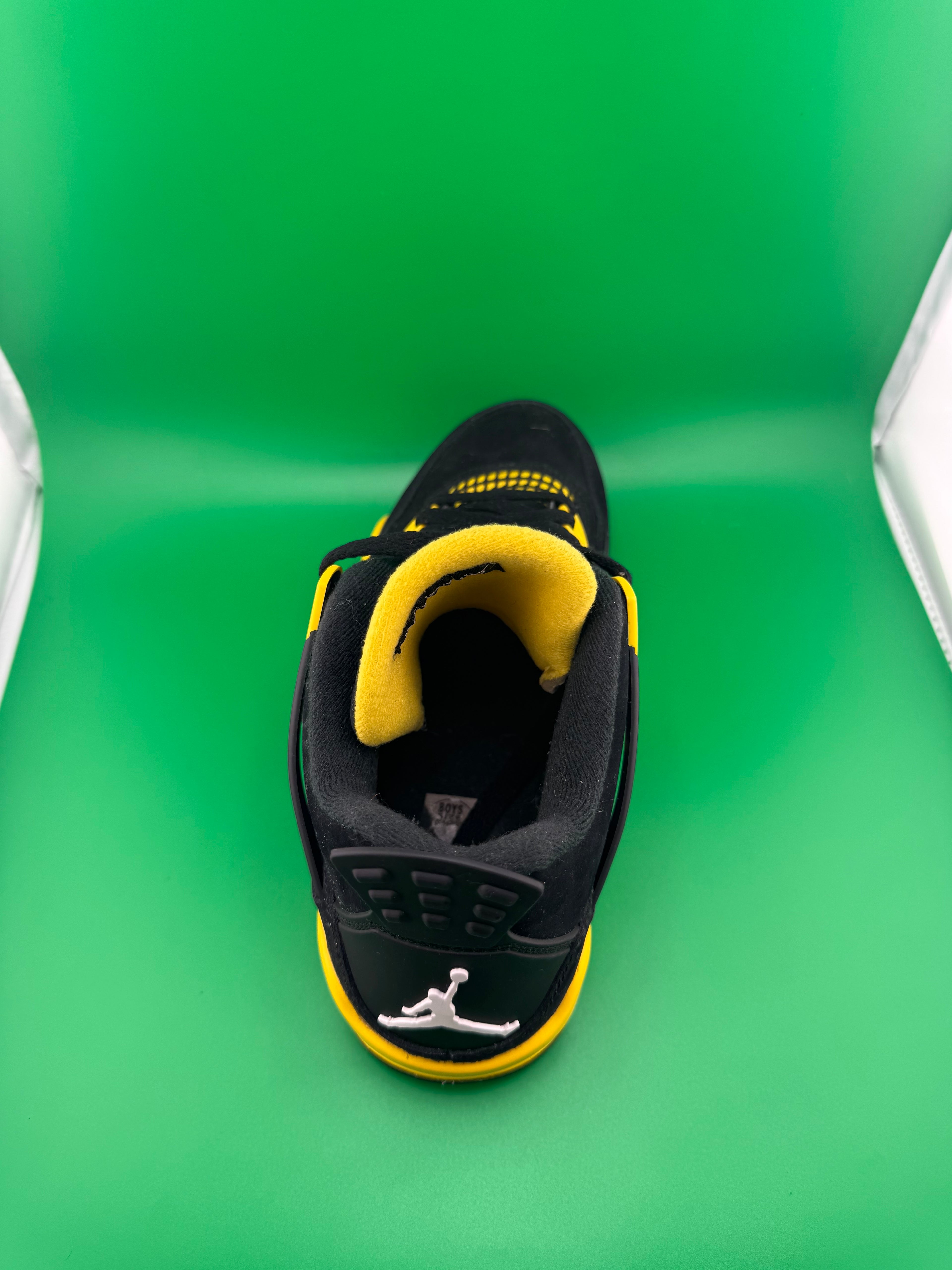 Jordan 4 Yellow Thunder Pre owned Size 6y