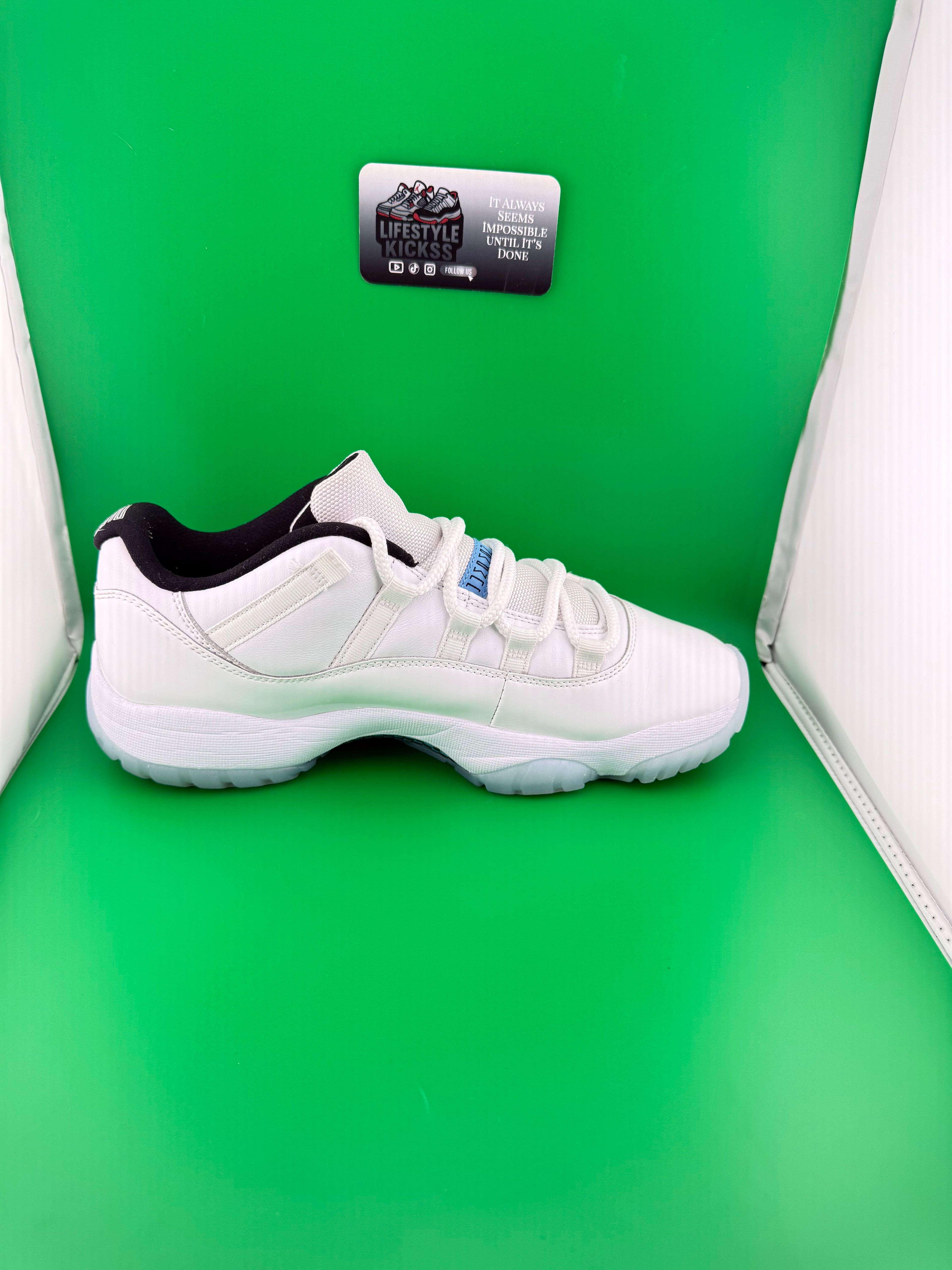 Jordan 11 Low Legend Blue PreOwned Size 10