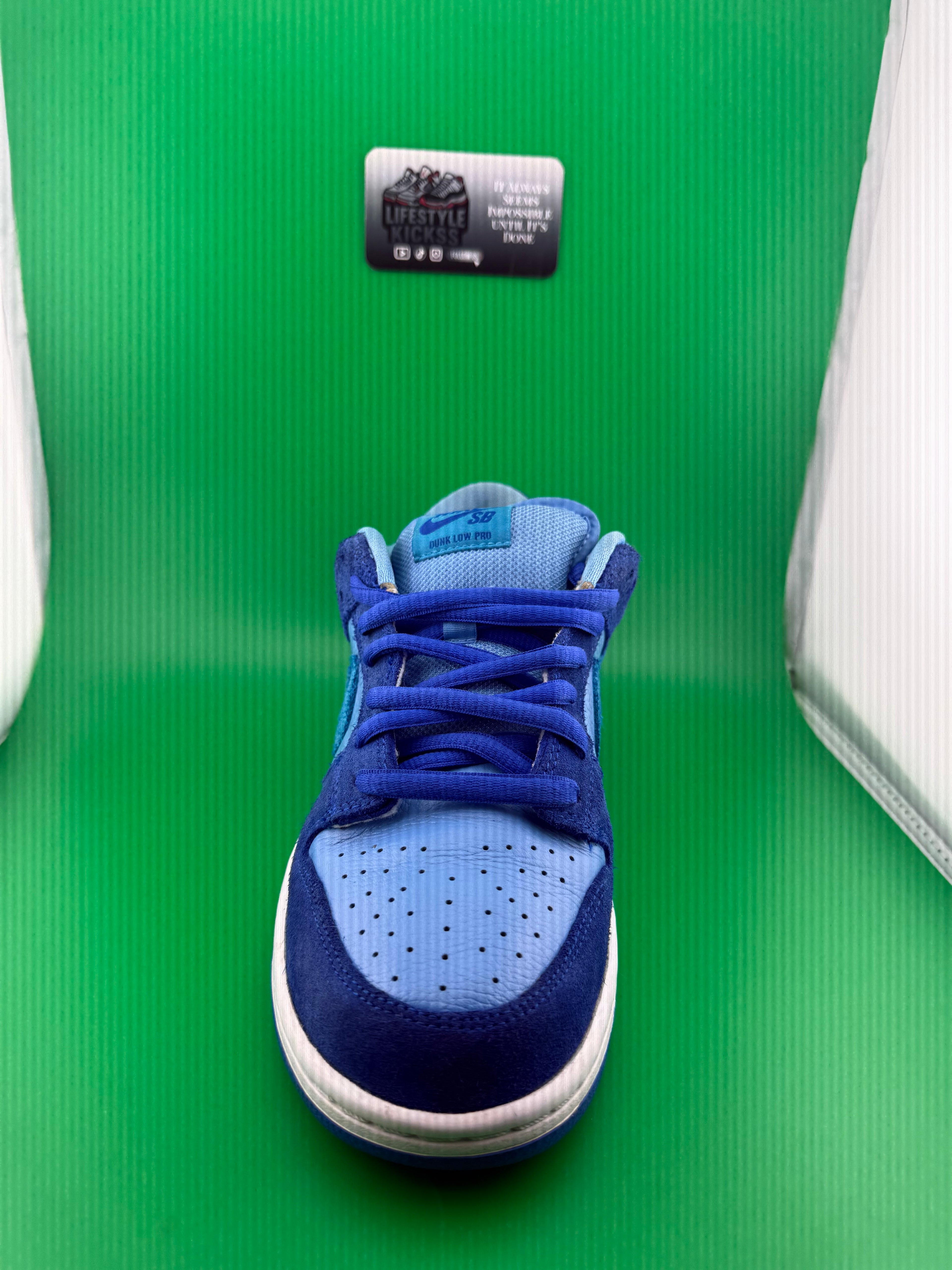 Nike SB Dunk Low Blue Raspberry PreOwned Size 8.5